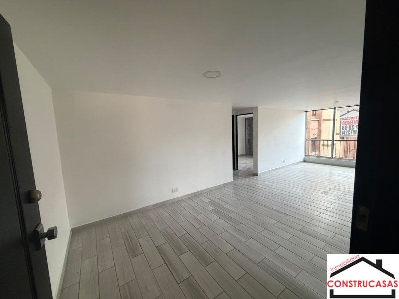 Apartamento en arriendo Antioquia Medellín Altamira 80 m2 Habitaciones 3 Baños 2 Garajes 0 Precio $2400000