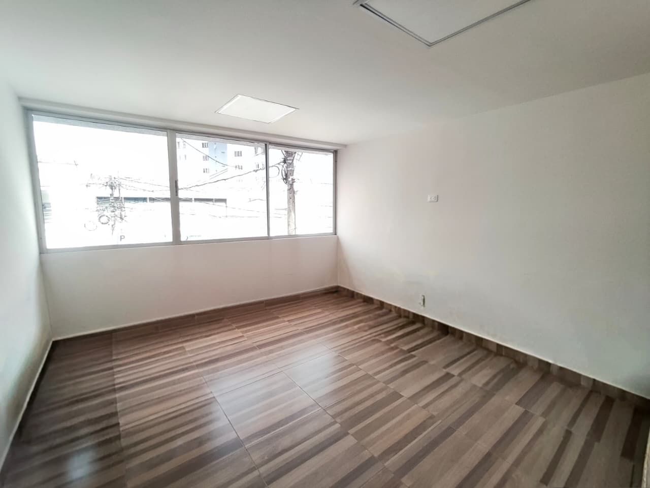 Oficina en arriendo Risaralda Pereira San Jose Sur 15 m2 Habitaciones 0 Baños 1 Garajes 0 Precio $1500000