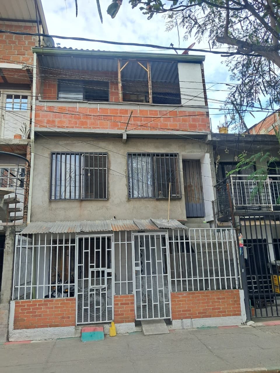 Casa en venta Valle Del Cauca Cali Ciudadela Compartir 147 m2 Habitaciones 5 Baños 3 Garajes 1 Precio $175000000