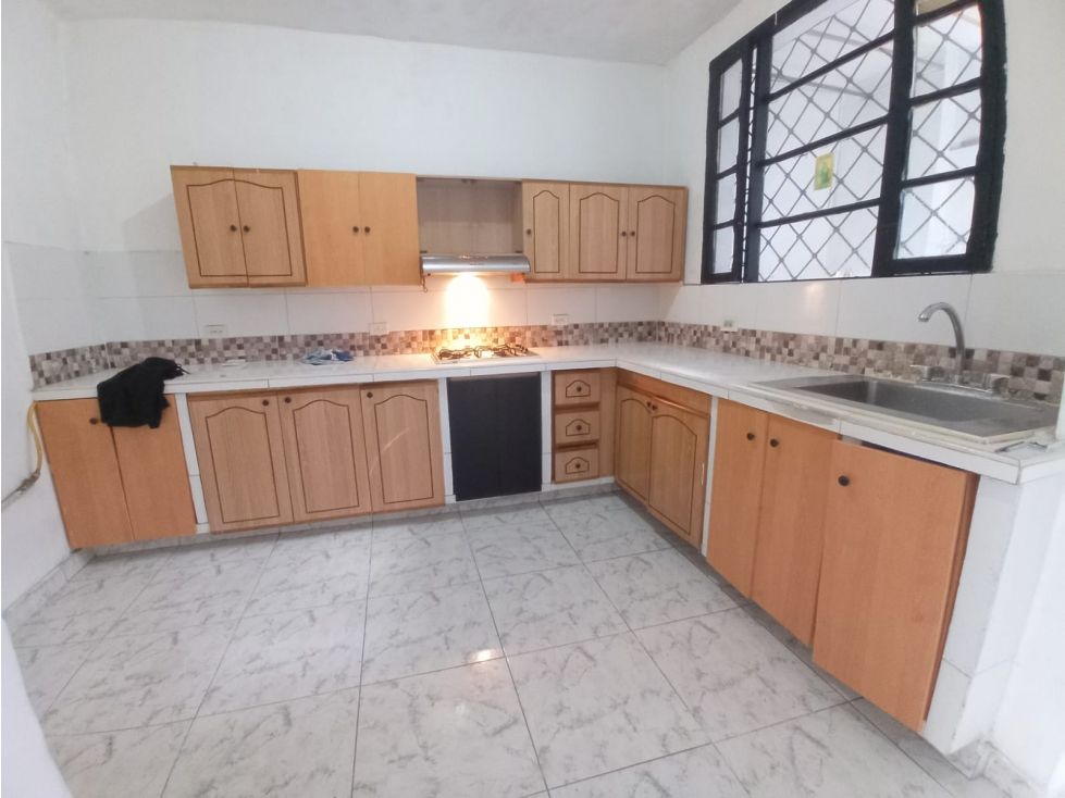 Casa en arriendo Antioquia Medellín El Salvador 245 m2 Habitaciones 8 Baños 3 Garajes 0 Precio $4000000