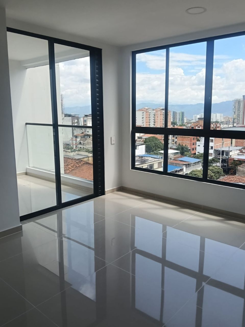 Apartamento en arriendo Santander Bucaramanga Mercedes 1 m2 Habitaciones 3 Baños 2 Garajes 1 Precio $3550000
