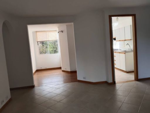 Apartamento en arriendo Antioquia Medellín La Gloria 90 m2 Habitaciones 3 Baños 2 Garajes 2 Precio $3500000