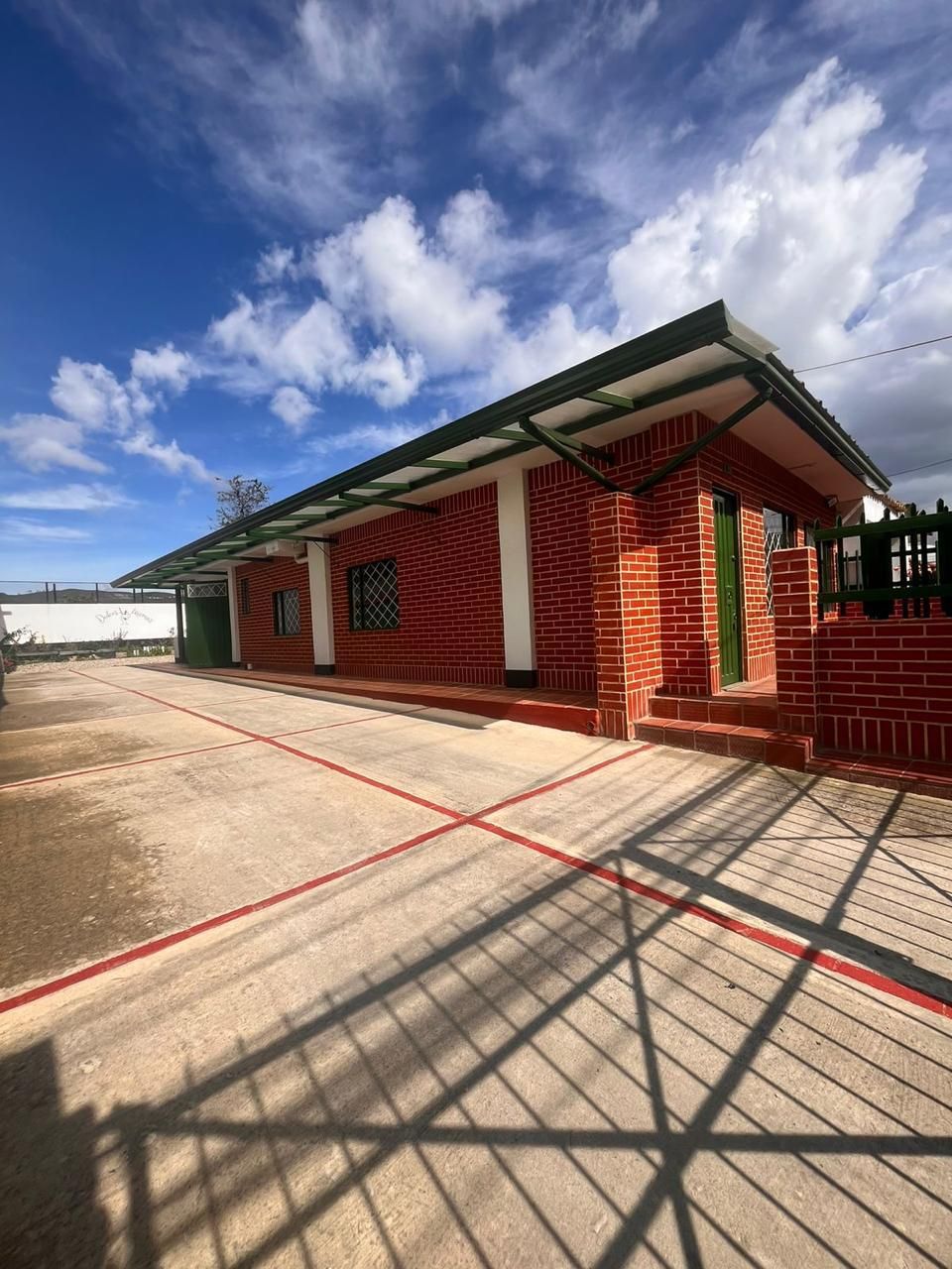 Local en arriendo Cundinamarca Cajicá Cr Bosques De La Colina 312 m2 Habitaciones 0 Baños 4 Garajes 6 Precio $5000000