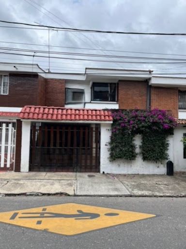 Casa en arriendo Cundinamarca Bogotá Prado Veraniego Sur 350 m2 Habitaciones 5 Baños 4 Garajes 2 Precio $5000000