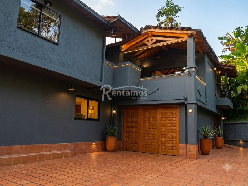 Casa en arriendo Antioquia Envigado Loma Del Atravesado 300 m2 Habitaciones 4 Baños 3 Garajes 4 Precio $10500000