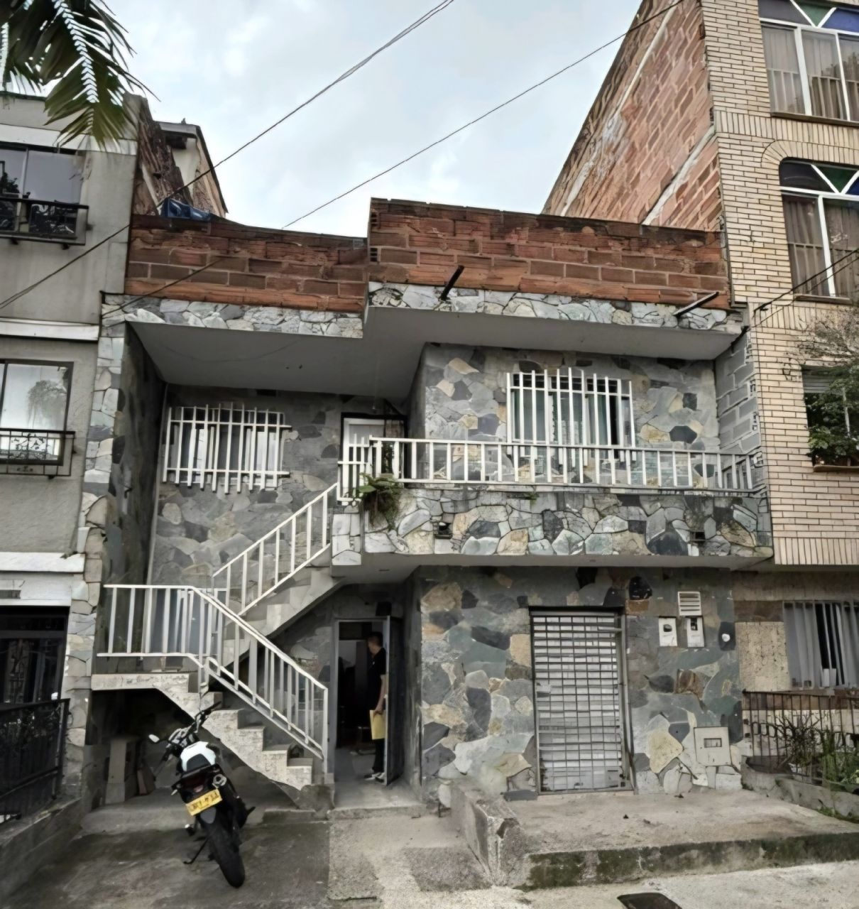 Casa en venta Antioquia Medellín Cristo Rey 329 m2 Habitaciones 3 Baños 2 Garajes 0 Precio $2000000000