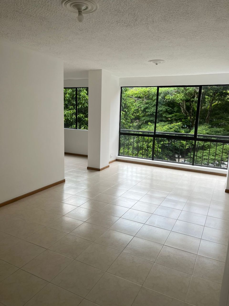 Apartamento en venta Antioquia Envigado La Clarita 98 m2 Habitaciones 4 Baños 3 Garajes 1 Precio $690000000