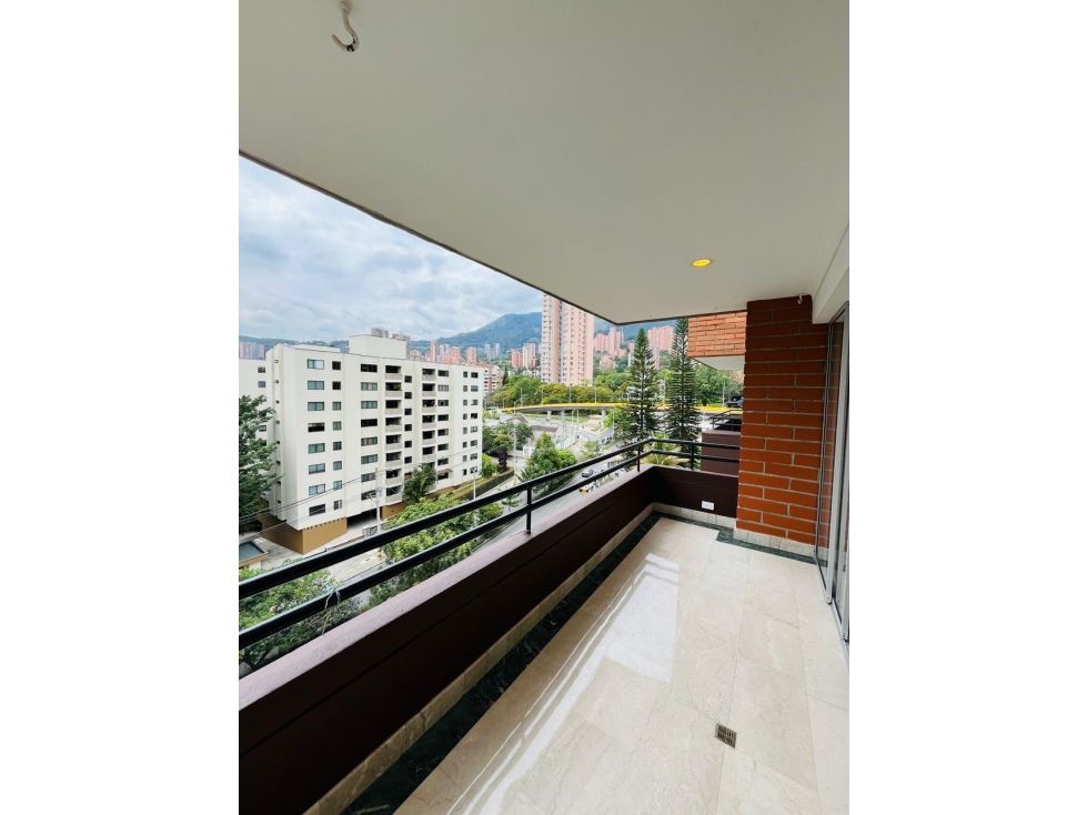 Apartamento en arriendo Antioquia Medellín El Salvador 150 m2 Habitaciones 3 Baños 3 Garajes 2 Precio $6200000