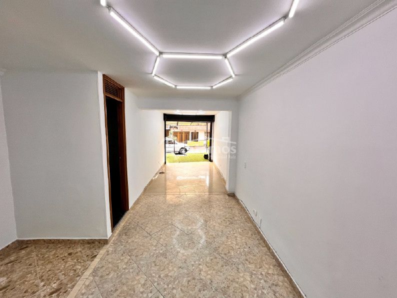 Local en arriendo Antioquia Envigado El Dorado 80 m2 Habitaciones 0 Baños 1 Garajes 0 Precio $3500000