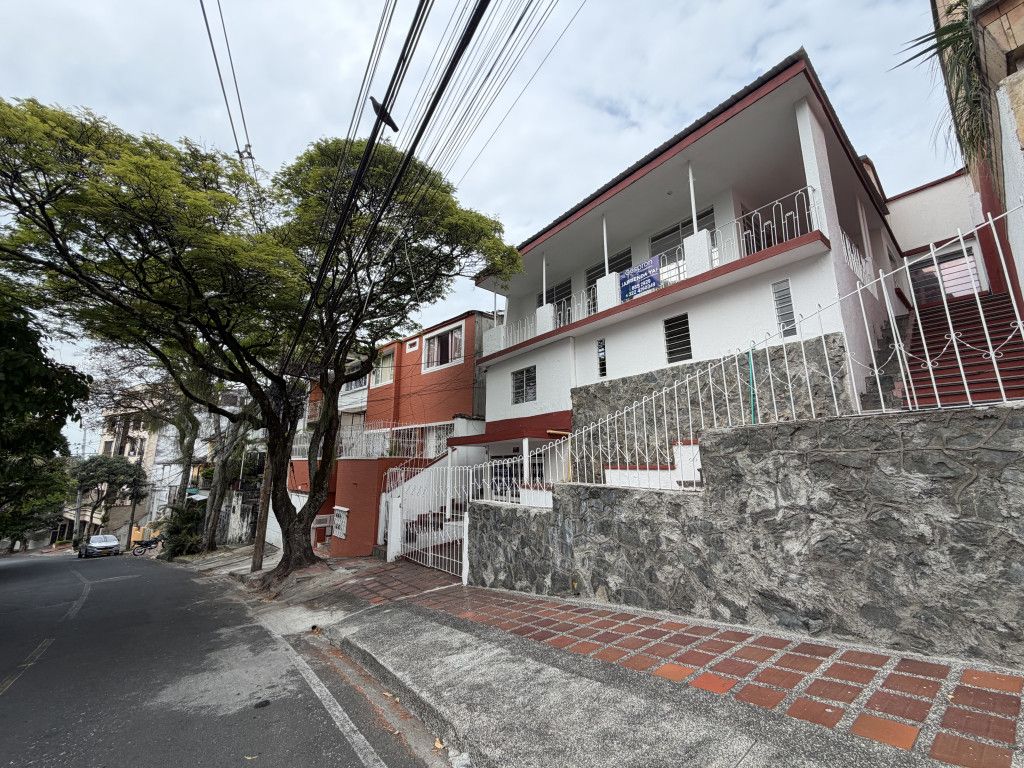 Apartaestudio en arriendo Valle Del Cauca Cali Miraflores 50 m2 Habitaciones 1 Baños 1 Garajes 0 Precio $1200000