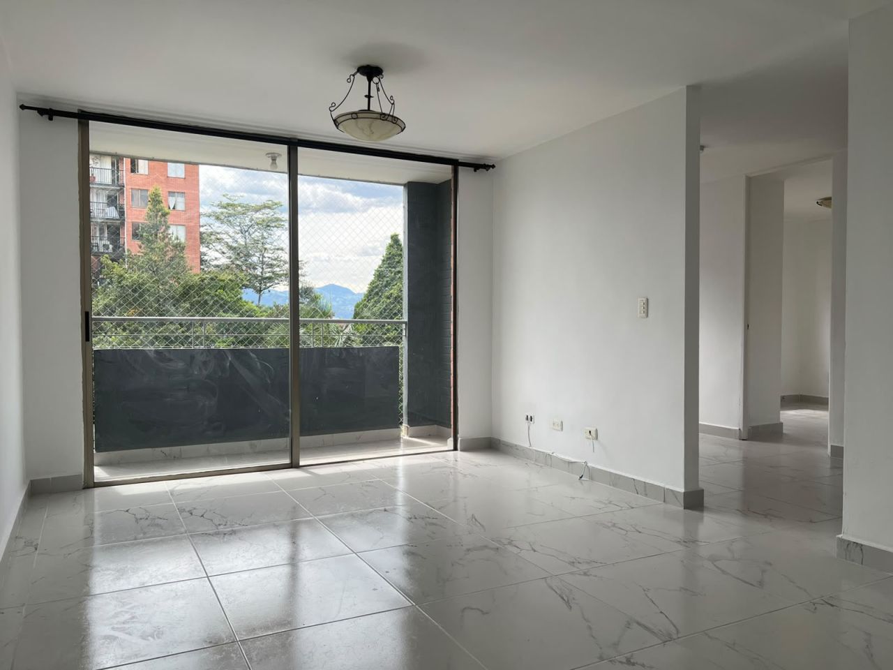 Apartamento en arriendo Antioquia Envigado Asd 79 m2 Habitaciones 3 Baños 2 Garajes 1 Precio $3500000