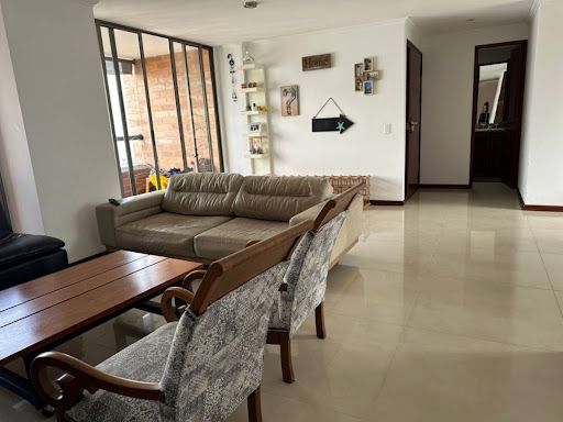 Apartamento en arriendo Antioquia Medellín Trece De Noviembre 130 m2 Habitaciones 3 Baños 3 Garajes 2 Precio $6000000