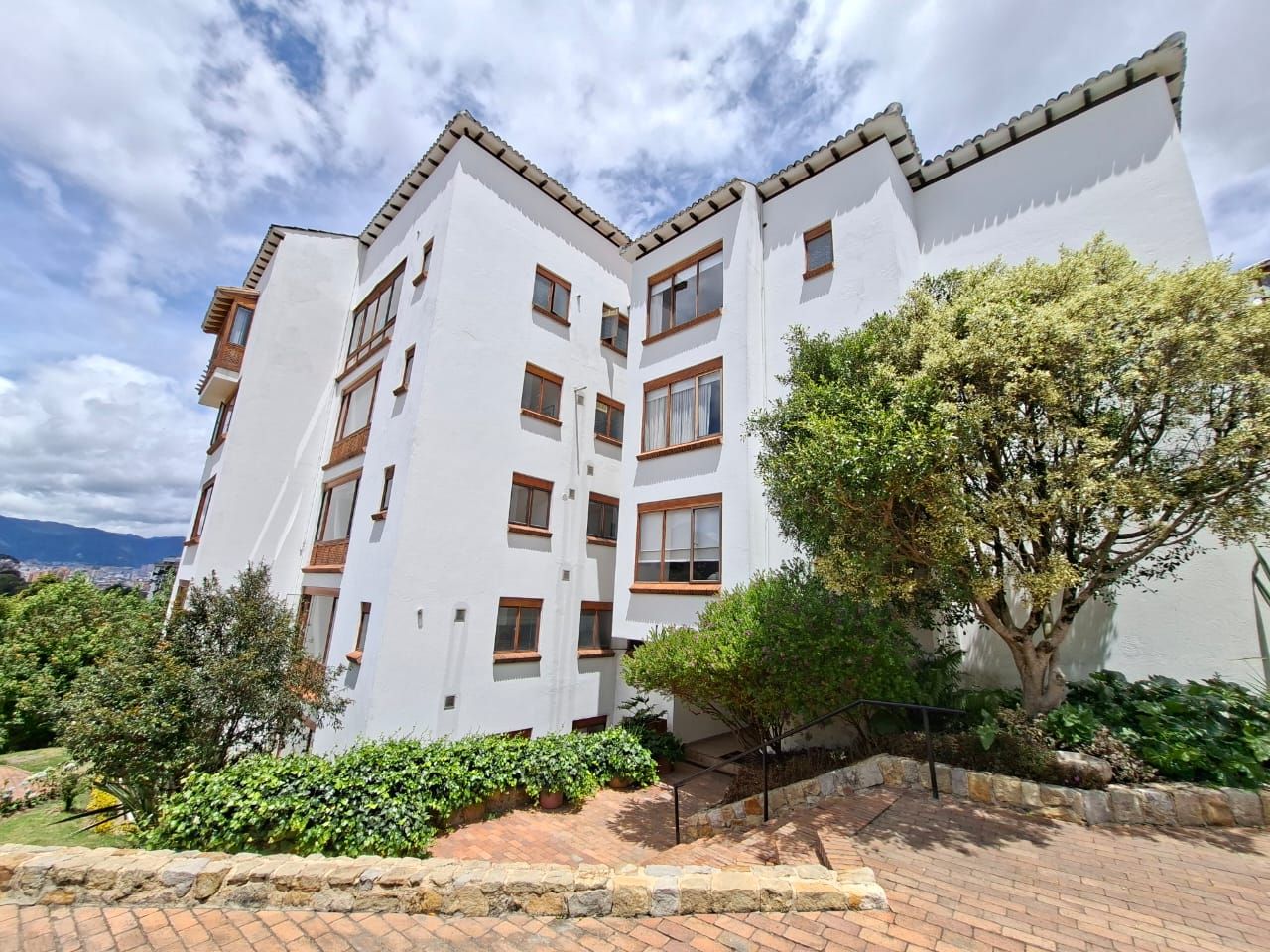 Apartamento en arriendo Cundinamarca Bogotá Suba Naranjos 150 m2 Habitaciones 3 Baños 2 Garajes 2 Precio $6600000
