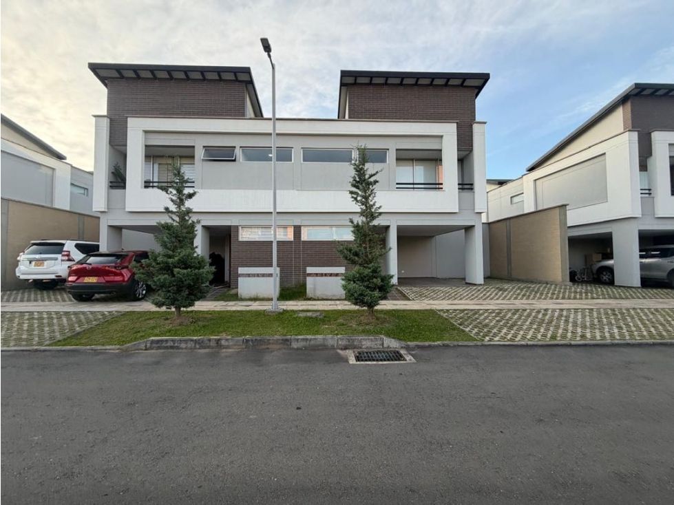 Casa en arriendo Antioquia Rionegro Santa Ana 180 m2 Habitaciones 3 Baños 3 Garajes 2 Precio $7200000