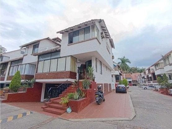 Casa en arriendo Valle Del Cauca Cali Nueva Tequendama 255 m2 Habitaciones 4 Baños 4 Garajes 4 Precio $6800000