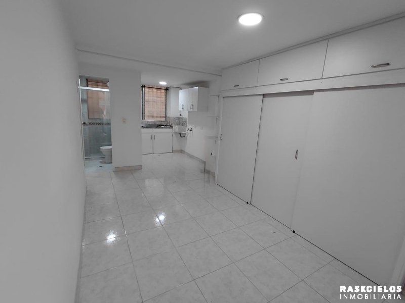 Apartaestudio en arriendo Antioquia Medellín Miravalle 30 m2 Habitaciones 1 Baños 1 Garajes 0 Precio $1700000