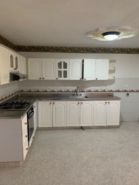 Casa en arriendo Antioquia Itagüí Calatrava 90 m2 Habitaciones 4 Baños 2 Garajes 0 Precio $2400003