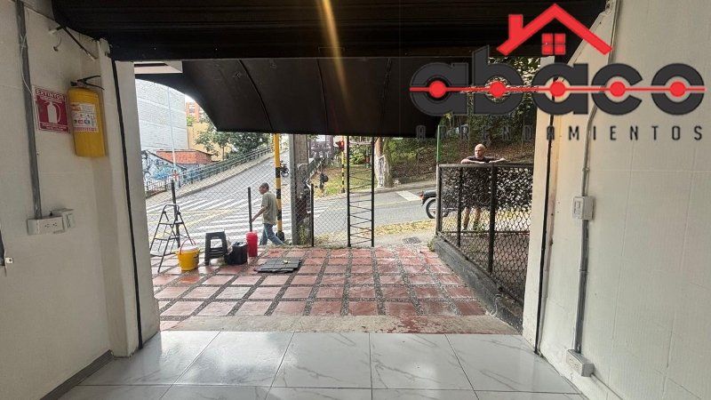 Local en arriendo Antioquia Envigado La Paz 15 m2 Habitaciones 0 Baños 1 Garajes 0 Precio $1800000