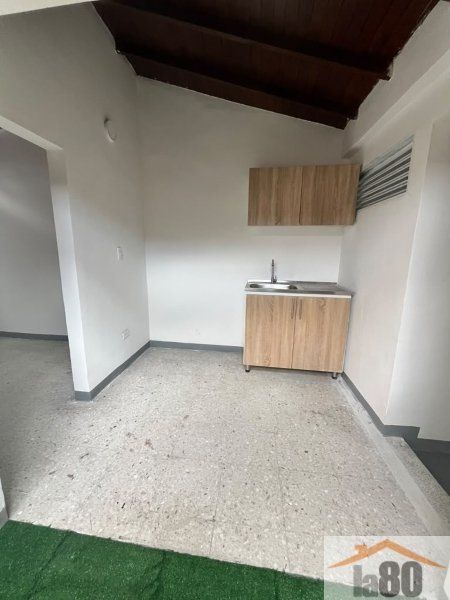 Apartamento en arriendo Antioquia Medellín Los Colores 70 m2 Habitaciones 3 Baños 1 Garajes 0 Precio $2700000