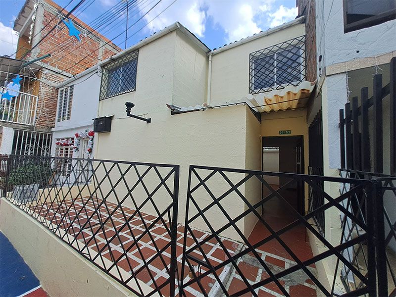 Casa en arriendo Valle Del Cauca Cali Ulpiano Lloreda 56 m2 Habitaciones 3 Baños 1 Garajes 1 Precio $700000