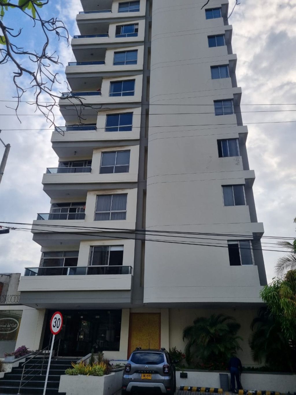 Apartamento en arriendo Atlántico Barranquilla Paraiso 130 m2 Habitaciones 3 Baños 2 Garajes 2 Precio $3950000