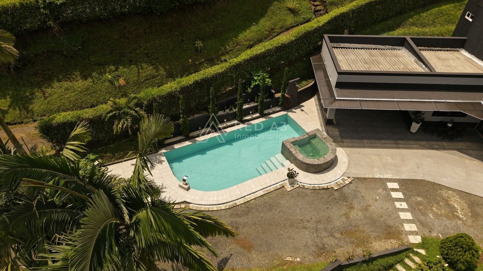 Casa Campestre en arriendo Risaralda Dosquebradas Dosquebradas 370 m2 Habitaciones 5 Baños 6 Garajes 2 Precio $8500000