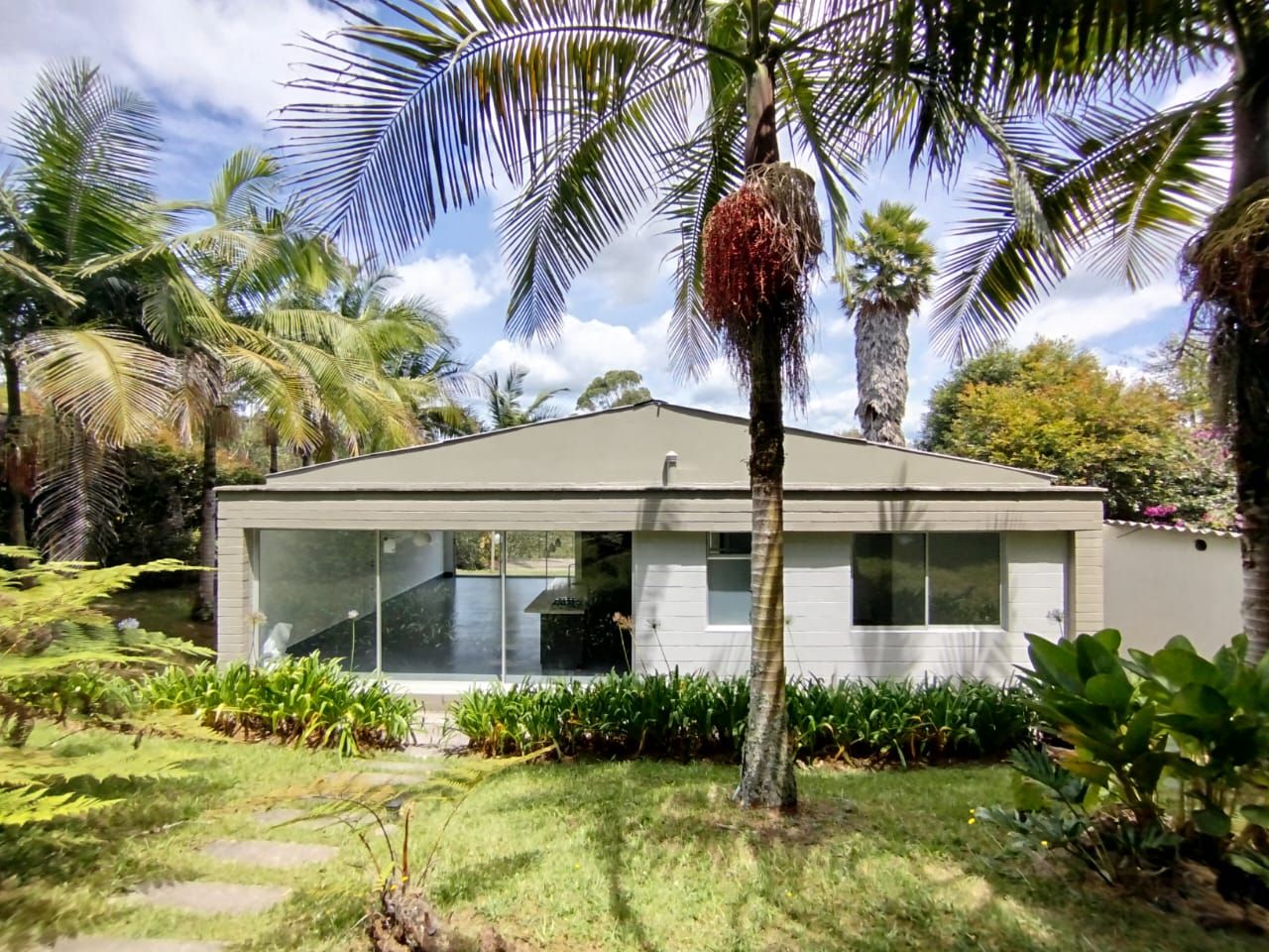Finca en arriendo Antioquia Rionegro Centro 2100 m2 Habitaciones 3 Baños 2 Garajes 1 Precio $4800000