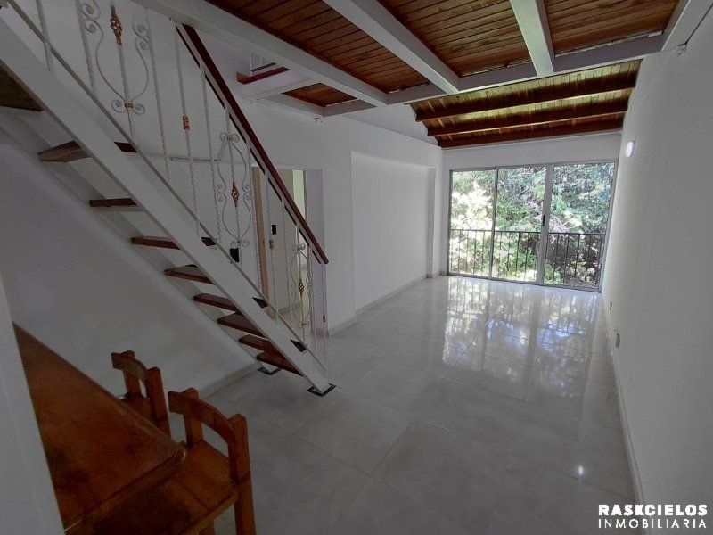 Apartamento en arriendo Antioquia Medellín Miravalle 70 m2 Habitaciones 3 Baños 2 Garajes 0 Precio $2800000