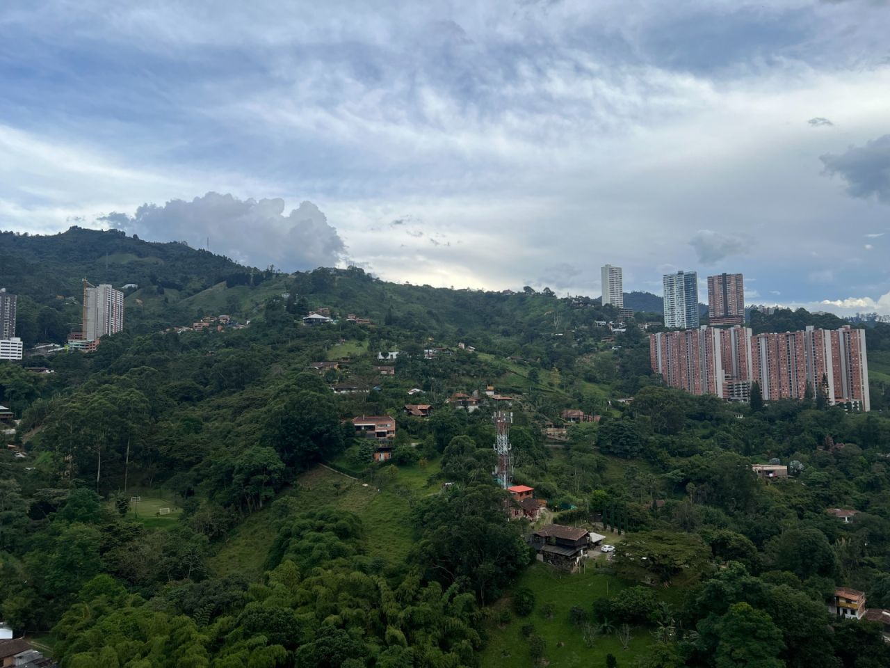 Apartamento en venta Antioquia Sabaneta Escobar 65 m2 Habitaciones 2 Baños 2 Garajes 0 Precio $500000000