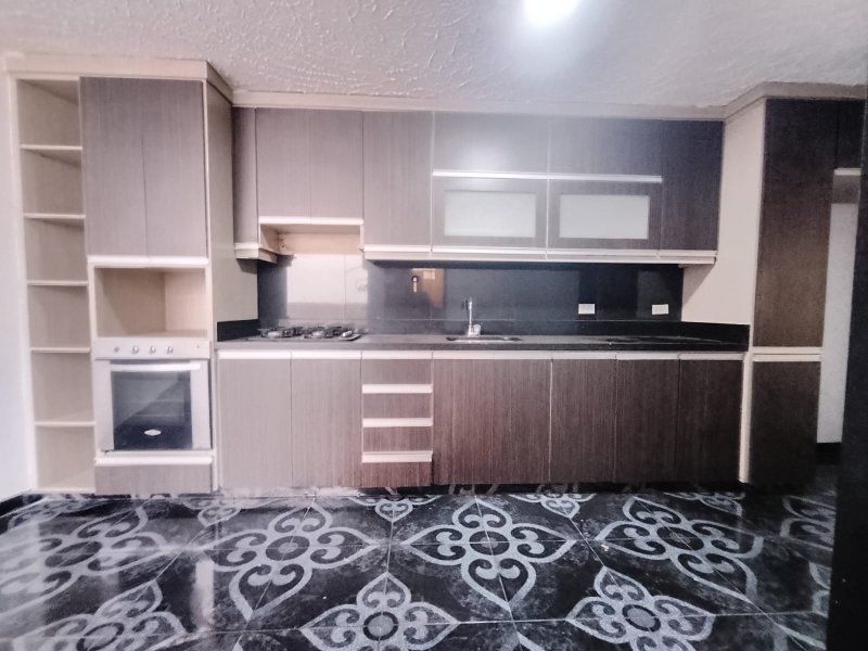 Casa en arriendo Antioquia Medellín Simon Bolivar 360 m2 Habitaciones 5 Baños 3 Garajes 1 Precio $6500000