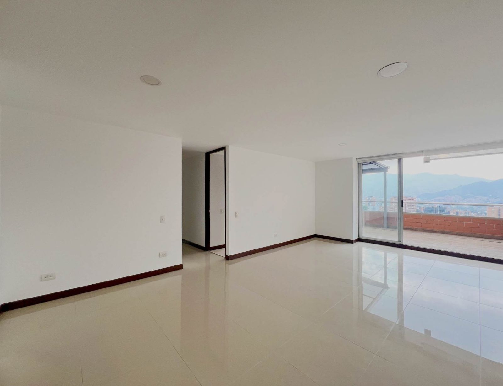 Apartamento en venta Antioquia Envigado Loma Del Atravesado 130 m2 Habitaciones 2 Baños 2 Garajes 2 Precio $829000000