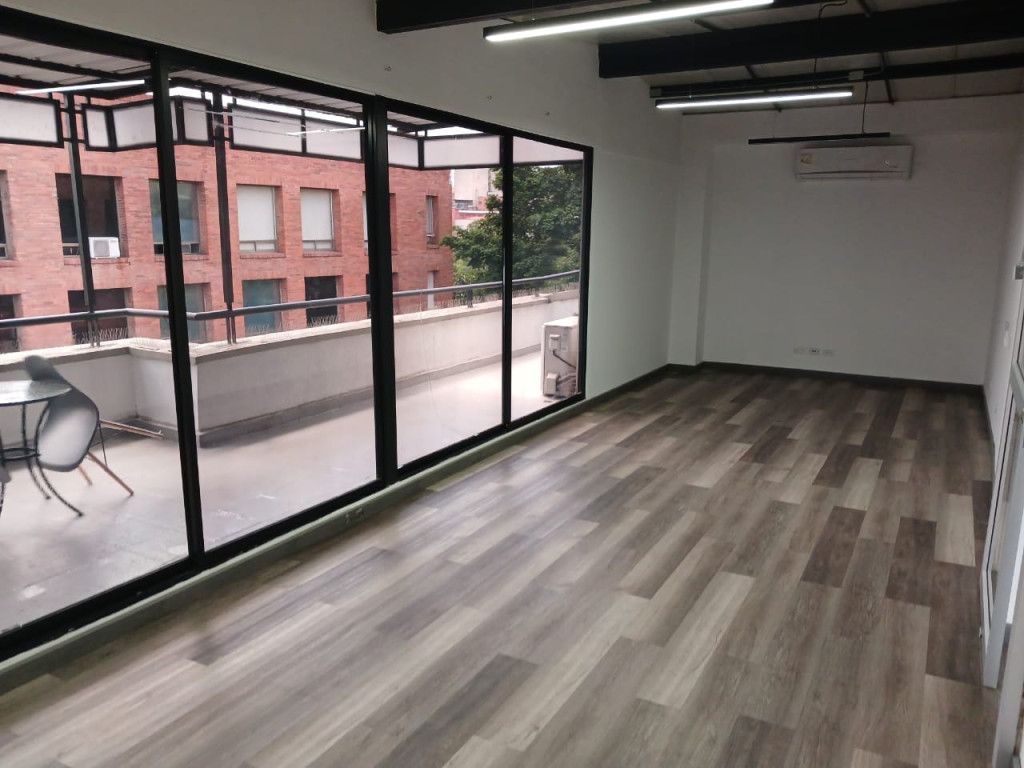 Oficina en arriendo Valle Del Cauca Cali Centenario 64 m2 Habitaciones 0 Baños 1 Garajes 0 Precio $3201100