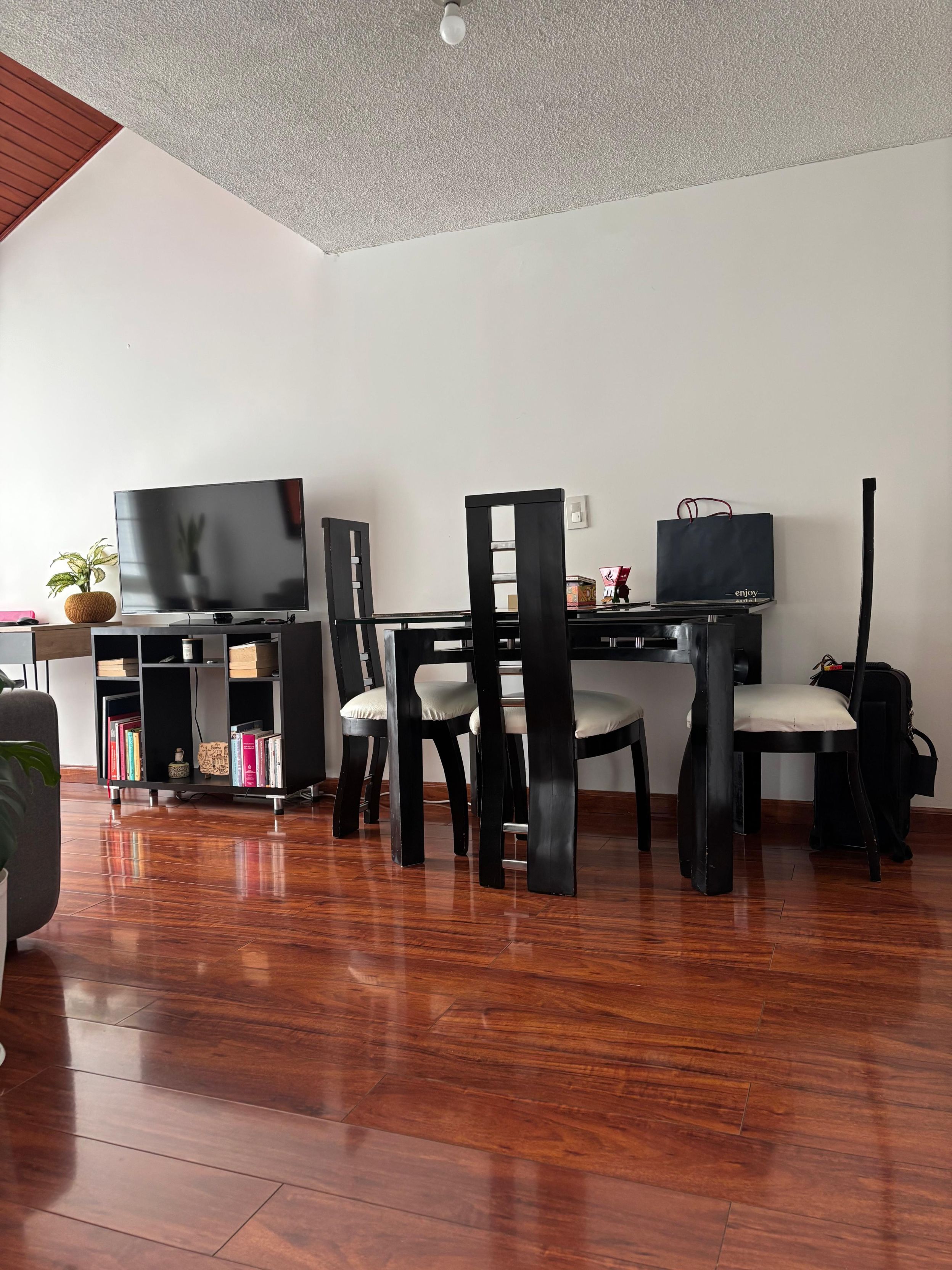 Apartamento en arriendo Cundinamarca Bogotá Cedro Narvaez 49 m2 Habitaciones 2 Baños 1 Garajes 1 Precio $2200000