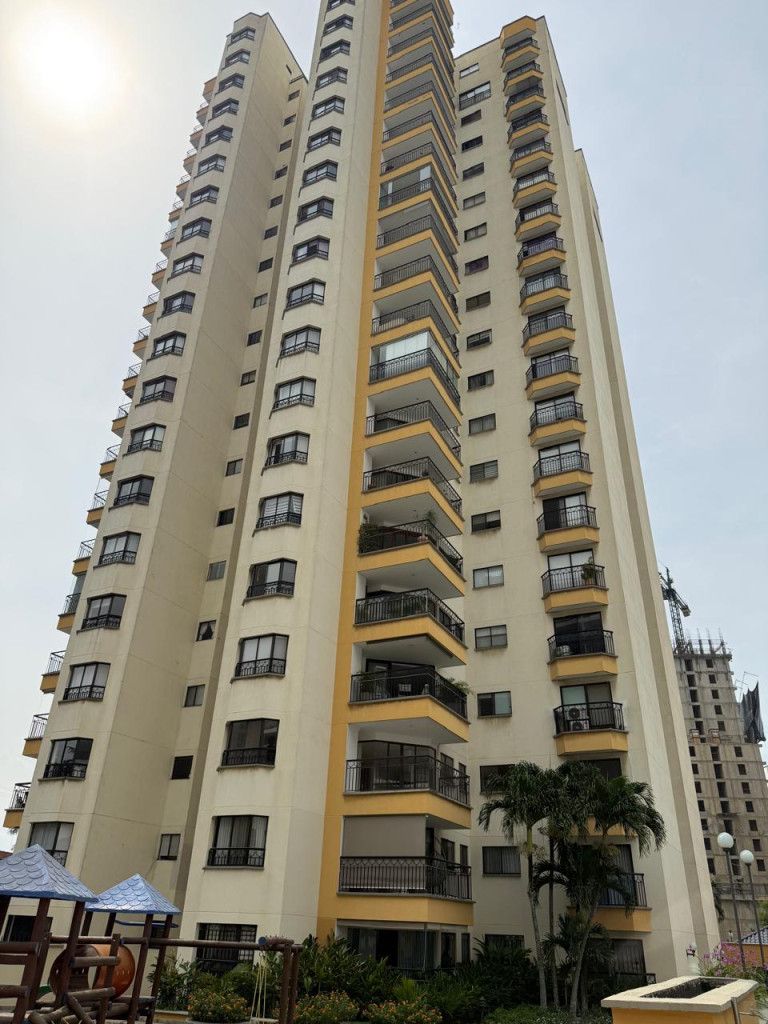 Apartamento en arriendo Valle Del Cauca Cali Chipichape 160 m2 Habitaciones 3 Baños 3 Garajes 2 Precio $5000000