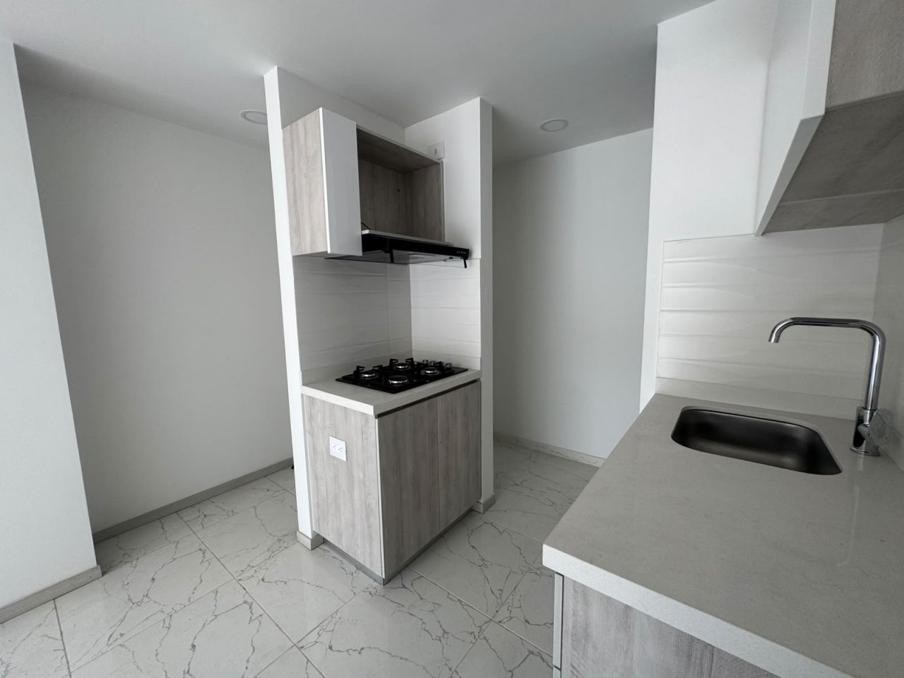 Apartamento en arriendo Risaralda Pereira Cr Bosque De Cantabria 67 m2 Habitaciones 3 Baños 2 Garajes 1 Precio $2500000