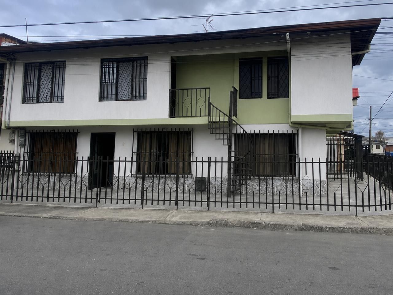 Casa en venta Cauca Popayán Ub San Eduardo 0 m2 Habitaciones 8 Baños 6 Garajes 1 Precio $1200000000