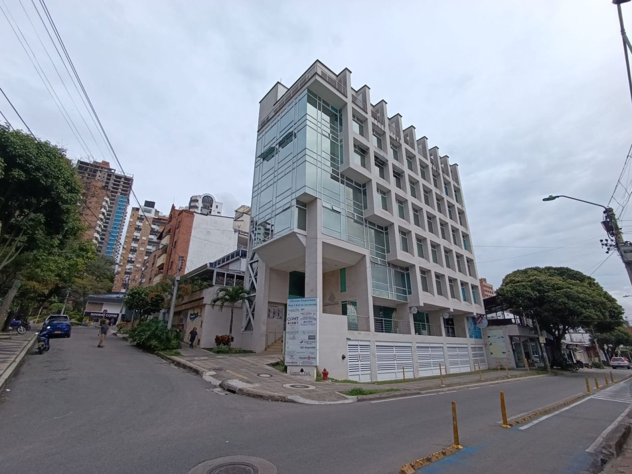 Oficina en venta Santander Bucaramanga Cabecera Del Llano 152 m2 Habitaciones 0 Baños 3 Garajes 4 Precio $790000000
