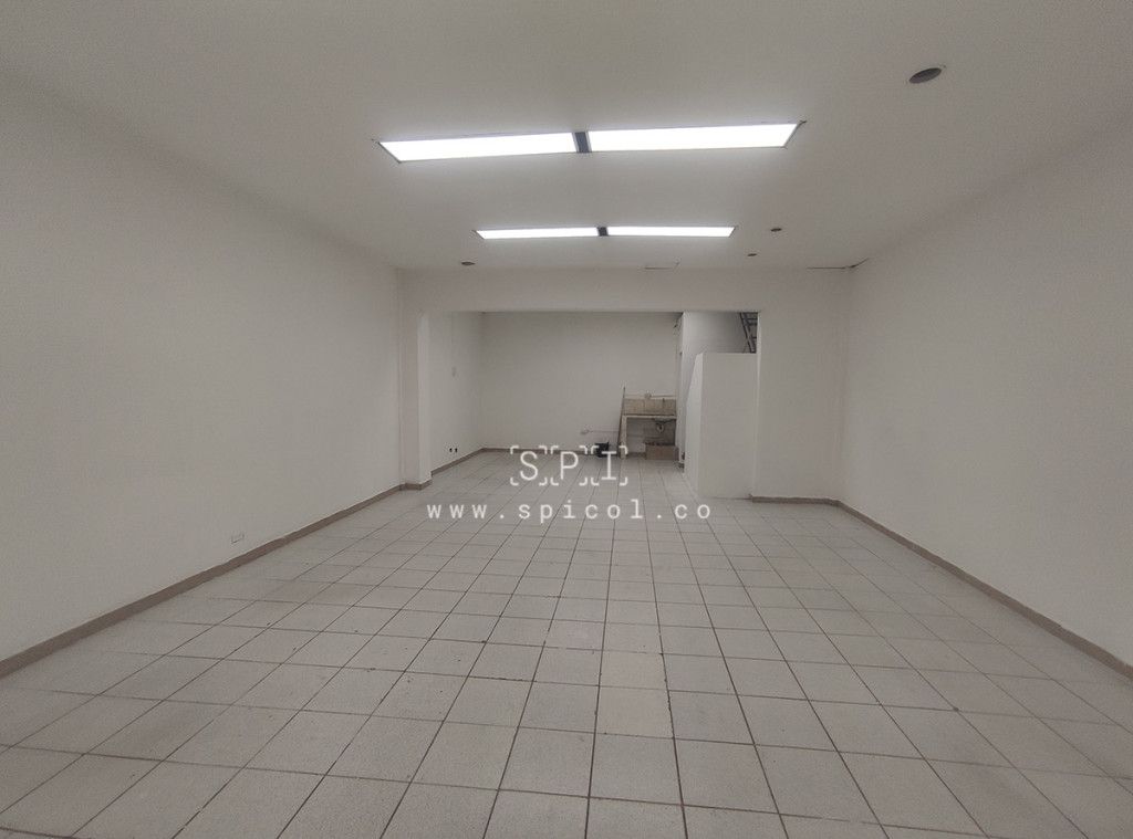Local en arriendo Antioquia Itagüí La Esmeralda 100 m2 Habitaciones 0 Baños 1 Garajes 0 Precio $5400000