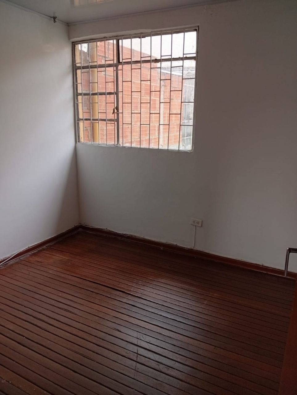 Casa en arriendo Cundinamarca Bogotá Super Manzana 6 30 m2 Habitaciones 3 Baños 1 Garajes 0 Precio $1300000