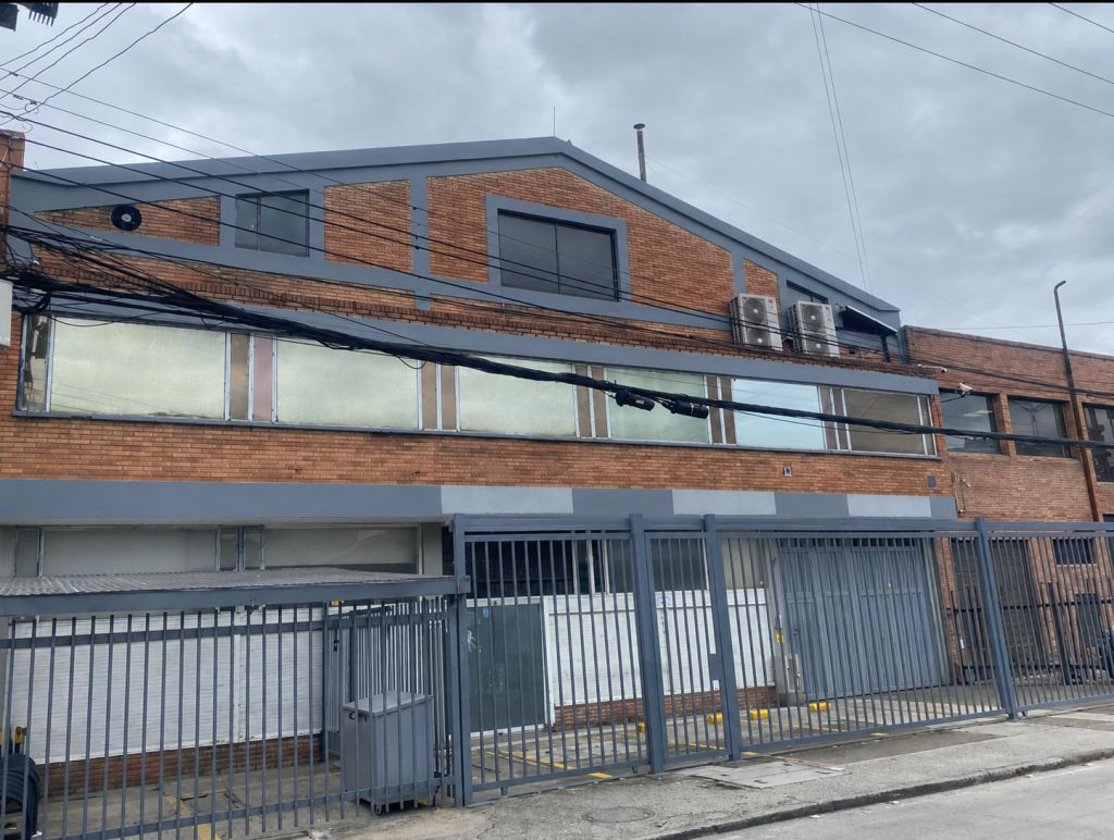Bodega en arriendo Cundinamarca Bogotá Toberin 1600 m2 Habitaciones 0 Baños 0 Garajes 0 Precio $45000000