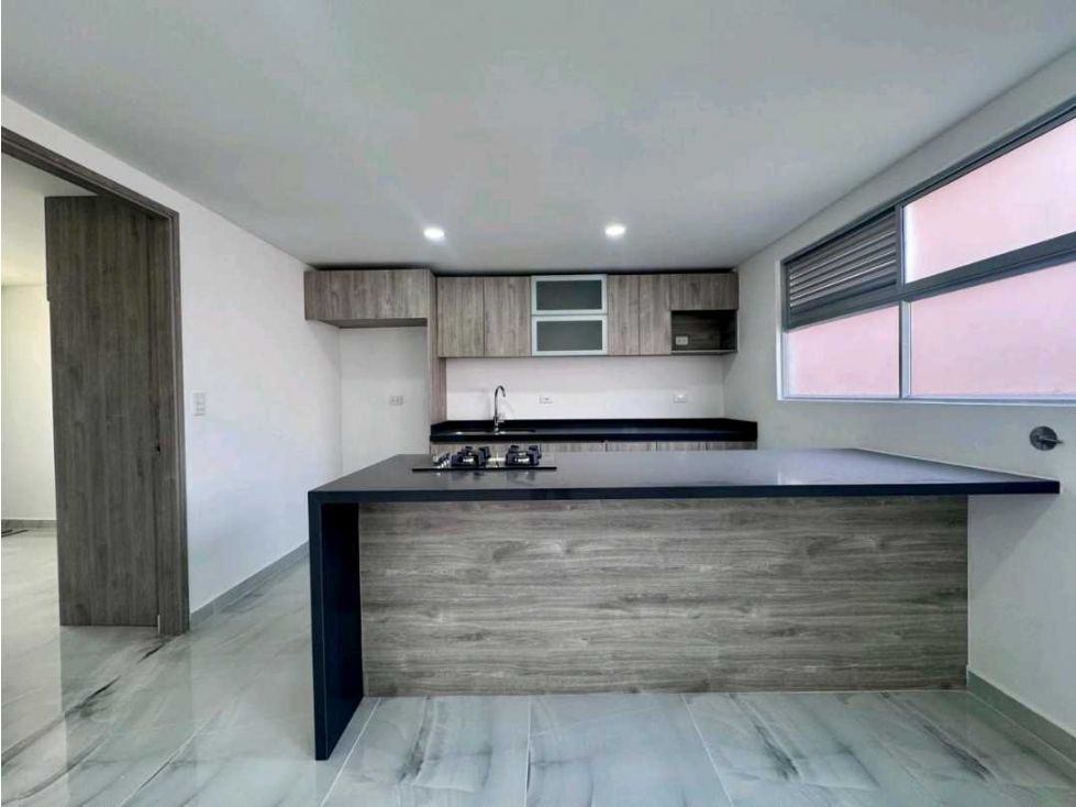 Apartamento en arriendo Antioquia Envigado Zona Centro 98 m2 Habitaciones 2 Baños 2 Garajes 0 Precio $2600000