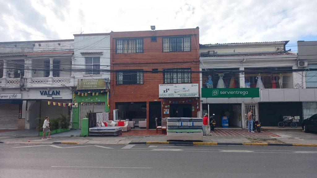 Edificio en venta Valle Del Cauca Cali Champagnat 737 m2 Habitaciones 13 Baños 14 Garajes 0 Precio $2000000000