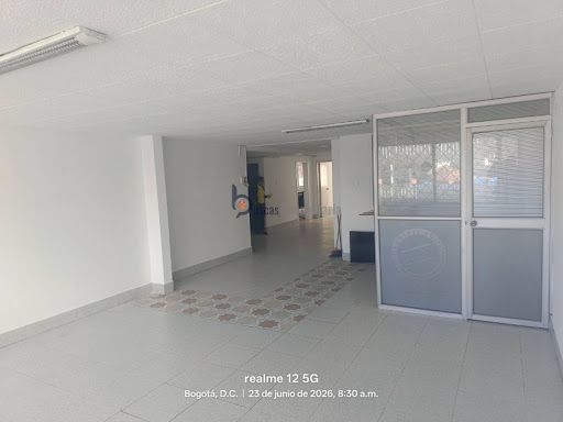 Local en arriendo Cundinamarca Bogotá El Salitre 215 m2 Habitaciones 0 Baños 2 Garajes 0 Precio $7500000