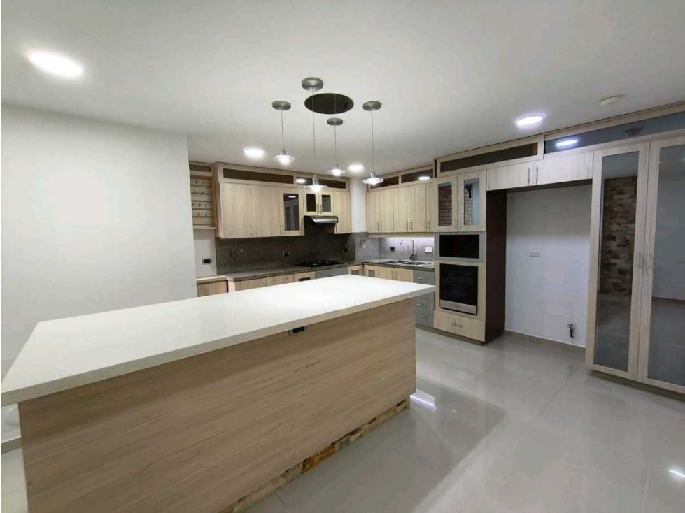 Apartamento en venta Antioquia Envigado El Chinguí 150 m2 Habitaciones 3 Baños 4 Garajes 2 Precio $1150000000