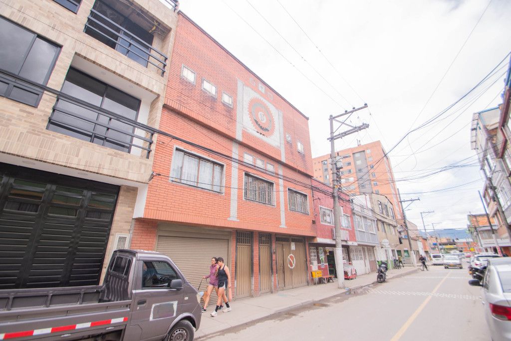Bodega en venta Cundinamarca Bogotá El Real 836 m2 Habitaciones 0 Baños 4 Garajes 1 Precio $1850000000