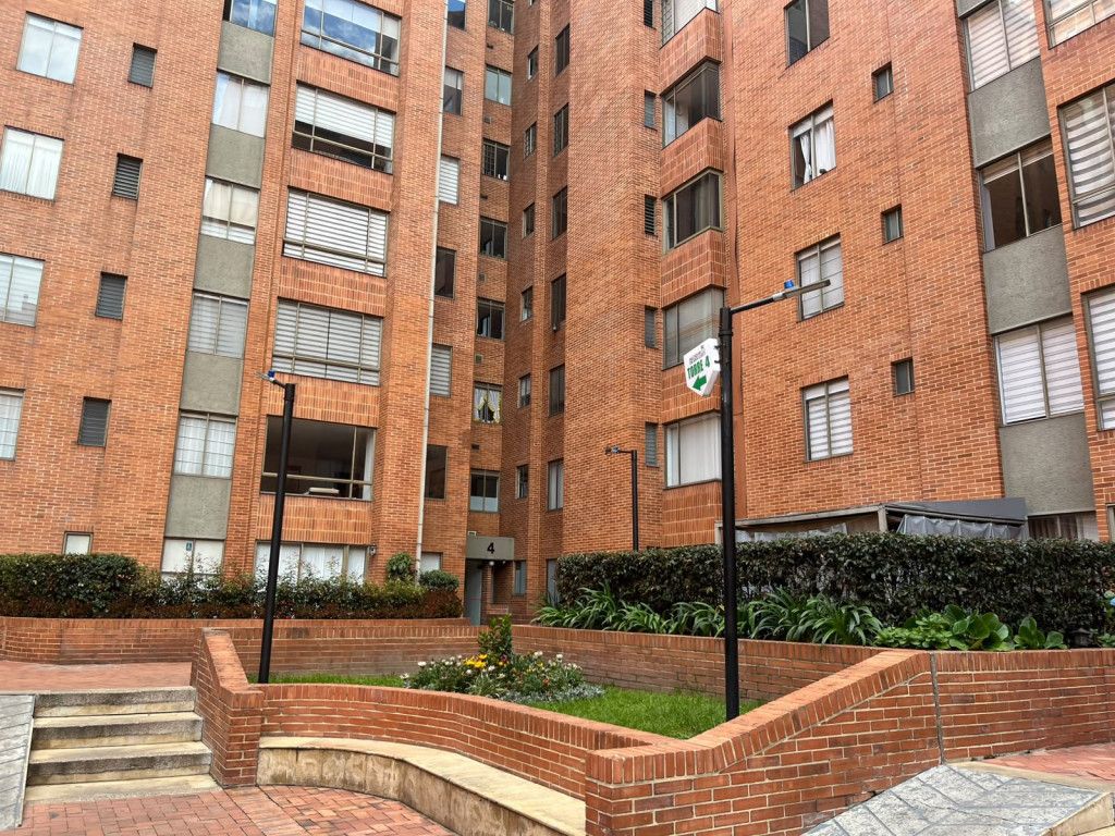 Apartamento en venta Cundinamarca Bogotá Cr Atabanza 112 m2 Habitaciones 3 Baños 3 Garajes 2 Precio $730000000