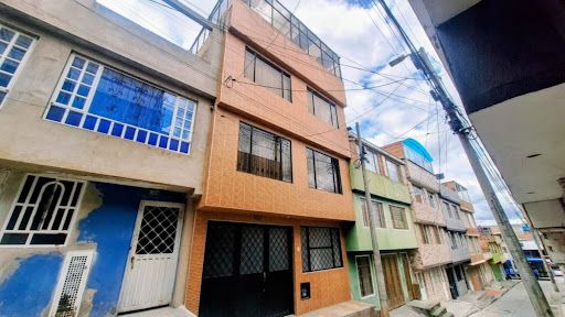 Casa en venta Cundinamarca Bogotá Pastranita I Sector 294 m2 Habitaciones 9 Baños 5 Garajes 1 Precio $766000000