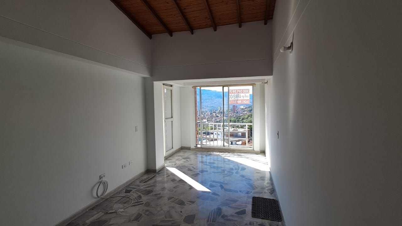Apartamento en arriendo Antioquia Medellín Miraflores 54 m2 Habitaciones 2 Baños 2 Garajes 1 Precio $2000000