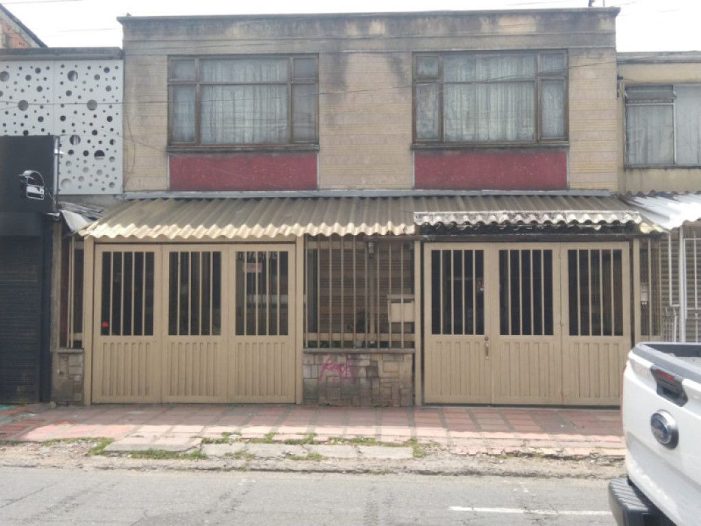 Casa en venta Cundinamarca Bogotá Colombia 300 m2 Habitaciones 5 Baños 4 Garajes 2 Precio $755000000