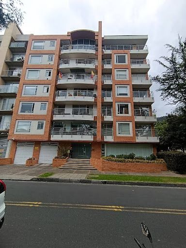 Apartamento en arriendo Cundinamarca Bogotá Bella Suiza 206 m2 Habitaciones 2 Baños 4 Garajes 2 Precio $9800000